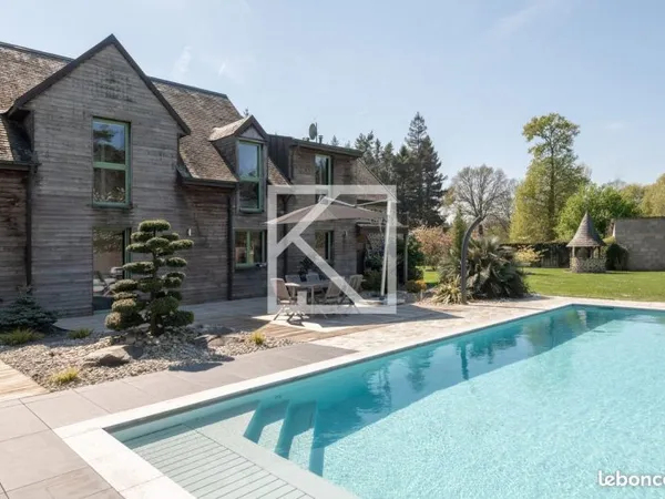 Maison 7 pièces 380 m²