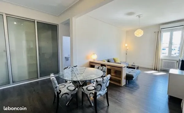 Magnifique 2 pièces de 62,11 m² en étage élevé avec une terrasse