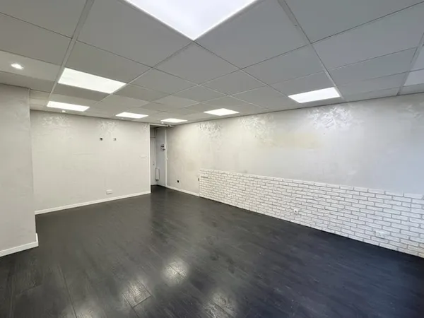 Local commercial 63m2 centre de Coulommiers