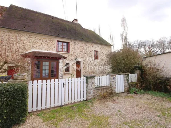 Saint-Denis-Les-Rebais. Belle maison Briarde de 157m2 sur un ter