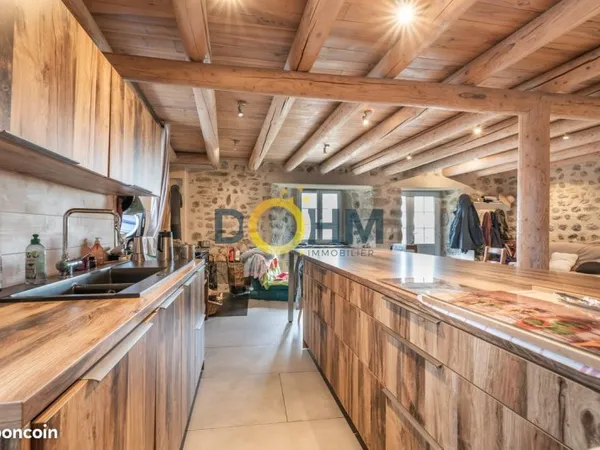 Maison 8 pièces 286 m²
