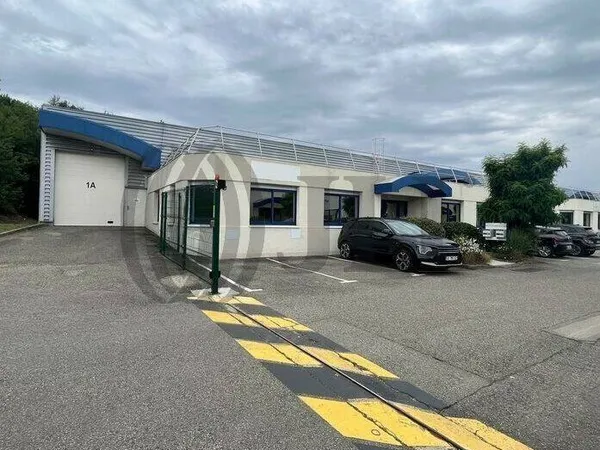 Local d'activité 1438 m²