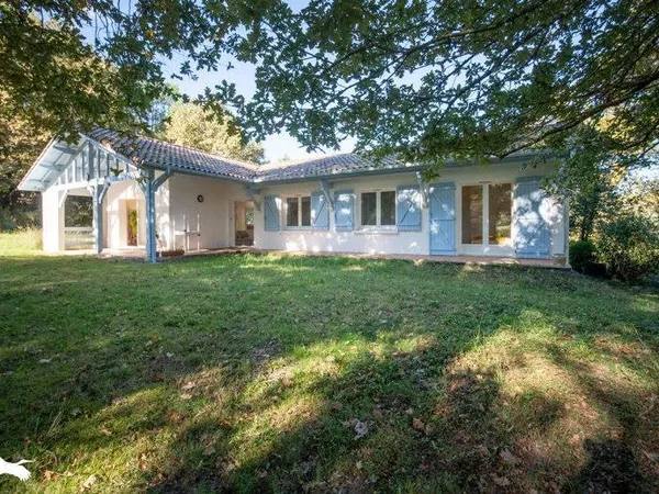 Maison traditionnelle 5 pièces 150 m²