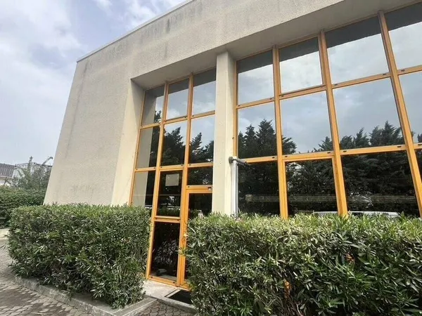 Entrepôt 130 m²