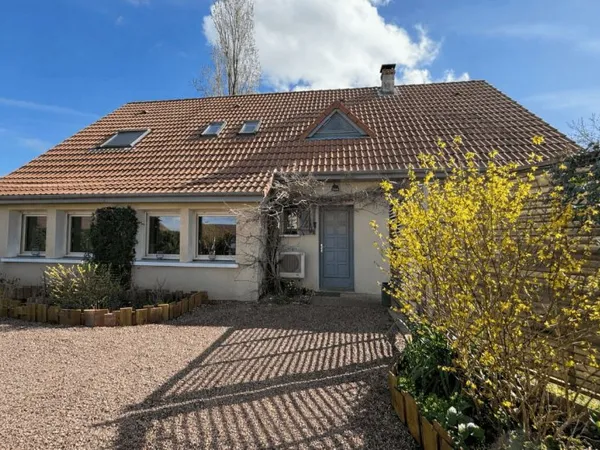 EN VENTE - NEVERS - 4 CHAMBRES OU PLUS - GARAGE - PISCINE