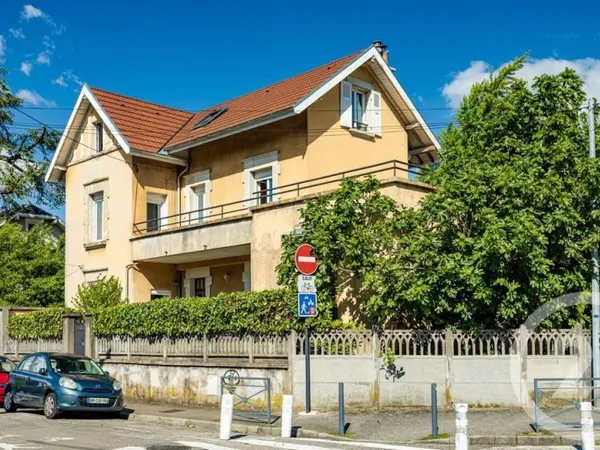 Maison 8 pièces 215 m²