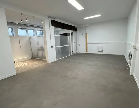 Bureaux/Locaux professionnels 75 m²