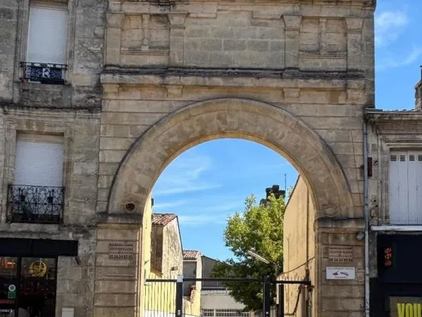 Stationnement Location Bordeaux   96€