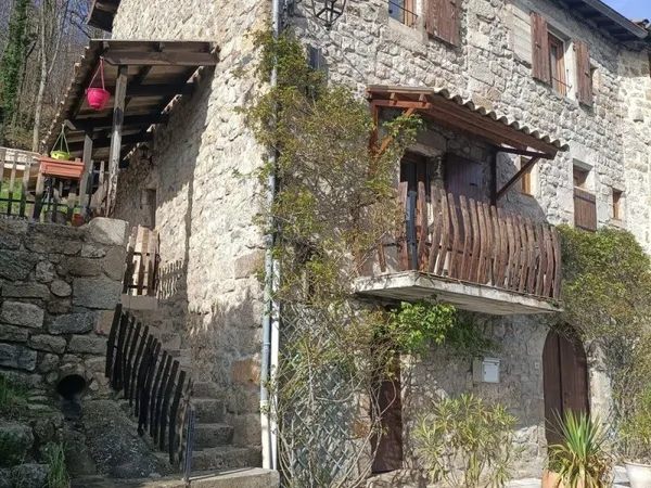 Un havre de paix avec vue sur les collines