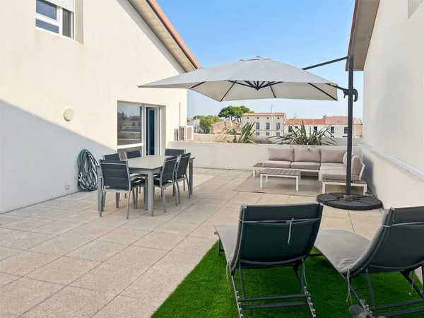 Superbe appartement T4 quartier port avec vaste terrasse