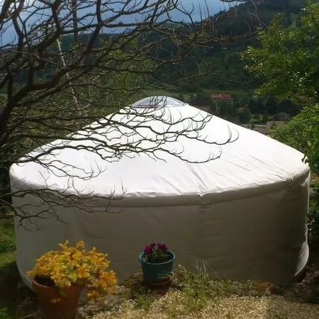 Yourte 33 m² isolée laine de mouton - structure douglas - habitat léger / gîte /