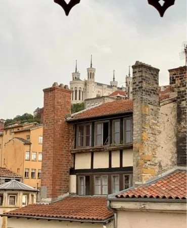 T1 meublé rénové 21 m² - Vieux Lyon - lumineux avec balcon