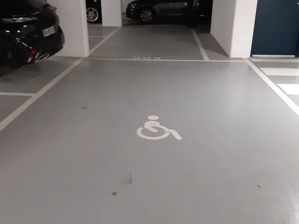 Place de parking souterrain