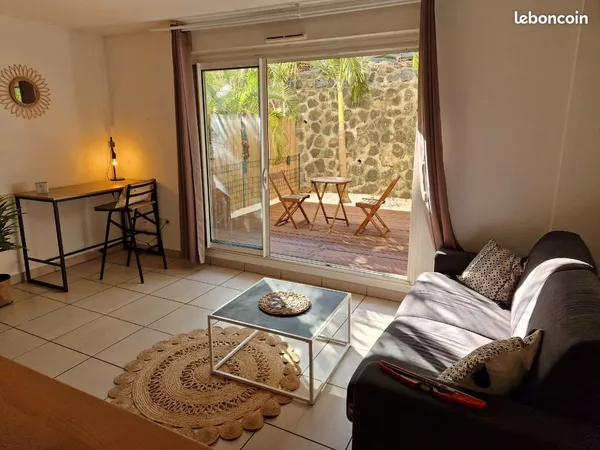 Location appartement meublé avec jardin la possession
