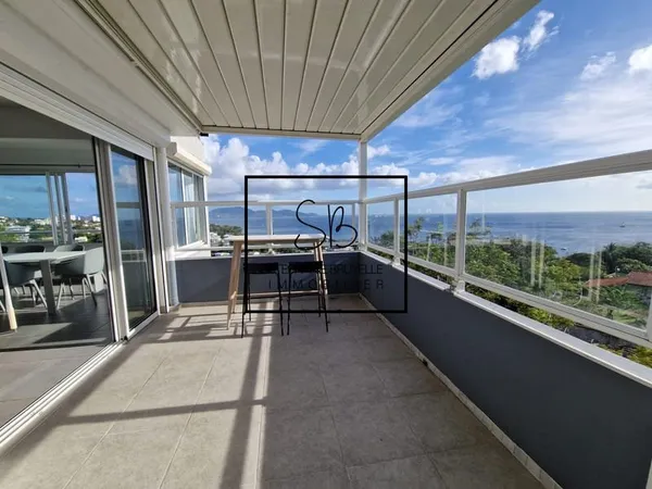 SCHOELCHER : Exclusivité pour ce Penthouse de 200m² avec vue p