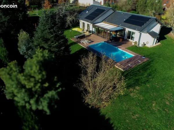 Propriété 8 pièces 221 m²