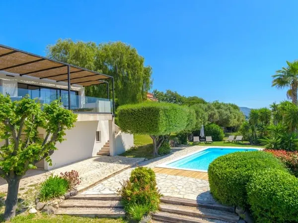 Maison 5 pièces 200 m²