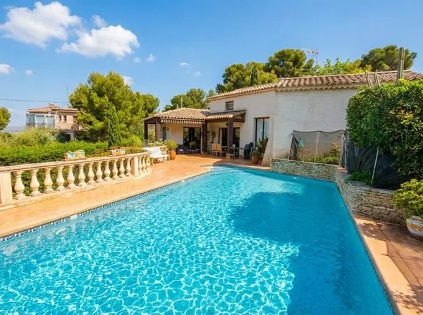 Villa 5 pièces - vue mer avec piscine