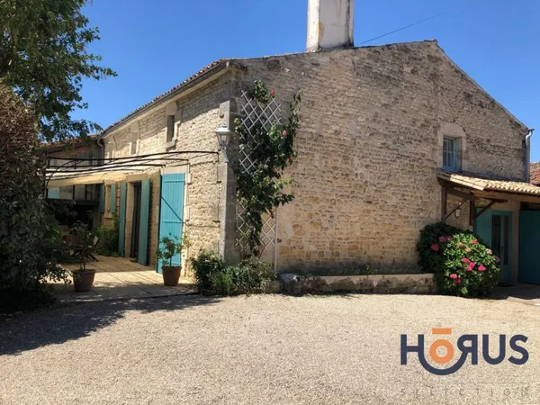 Maison 7 pièces 280 m²