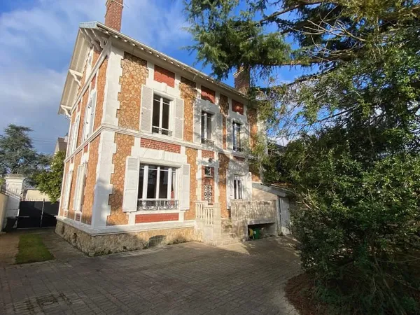Maison 10 pièces 210 m²