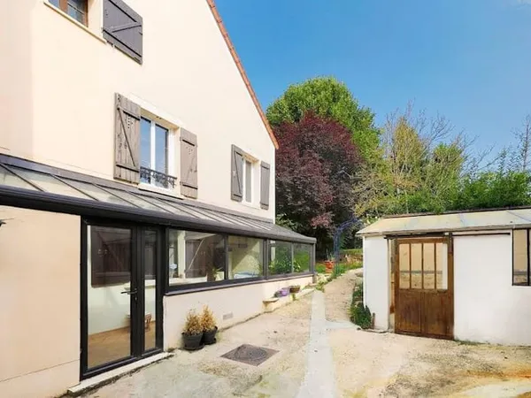 Maison 5 pièces 335 m²