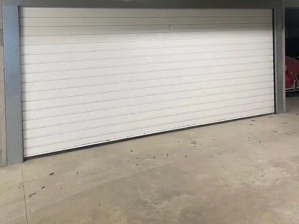 Location Garage 25m2 dans résidence sécurisée - Proche Gare