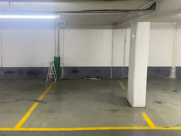 Parking / box Paris 12.15 m2
