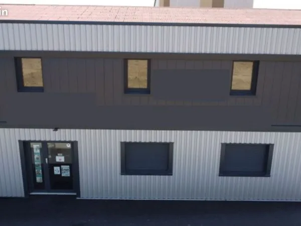 Local 150 m² Beauvallon