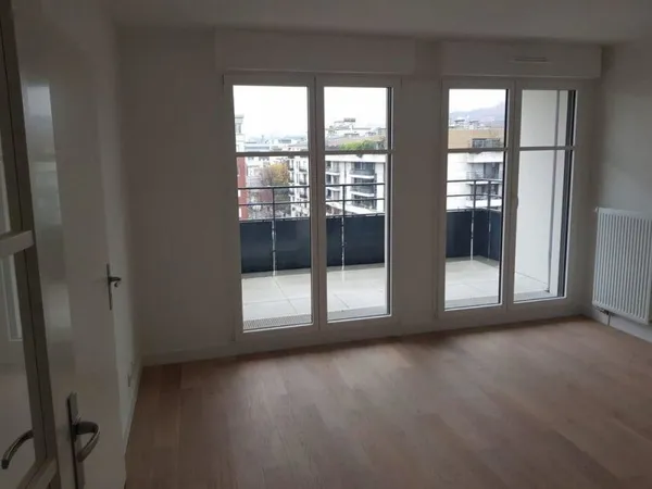 Appartement 2 pièces avec balcon à Puteaux (92800)