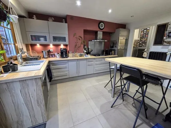 MAISON BRIQUES RENOVEE 145M² HAB SUR 789M² AC GARAGE JARDIN