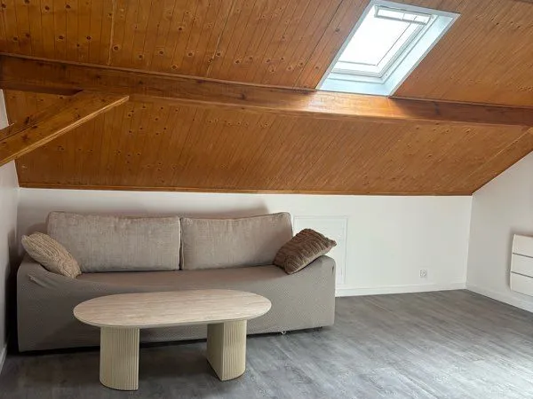 F2 meublé en duplex sous combles - 25 m² - Noisy-le-Grand