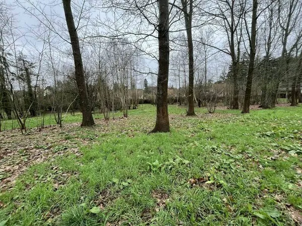 Terrain constructible 1164 m²