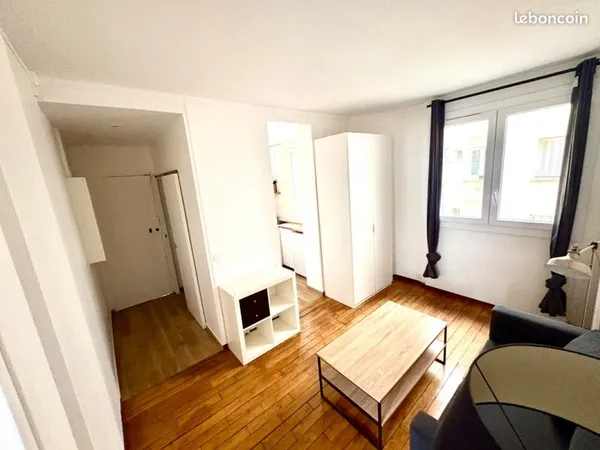 Charmant 2 pièces rénové de 30 mètres carrés à Boulogne Proche Paris 16