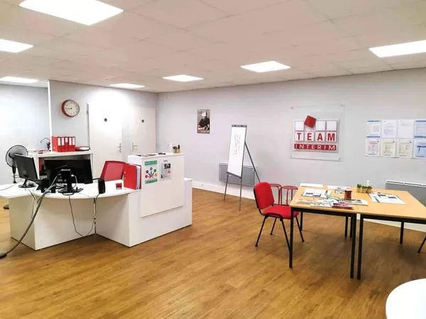 Bureau 100 m²