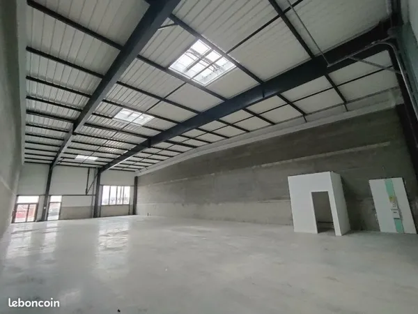 LOCAL D'ACTIVITE 436 m² BOURGOIN JALLIEU