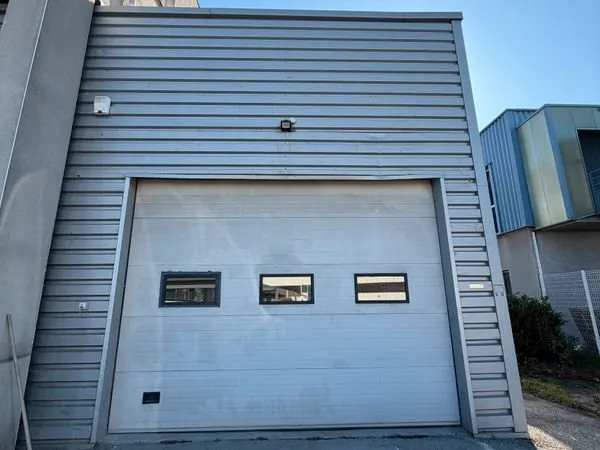 A louer - local commercial / 105 m2 - valence briffaut est