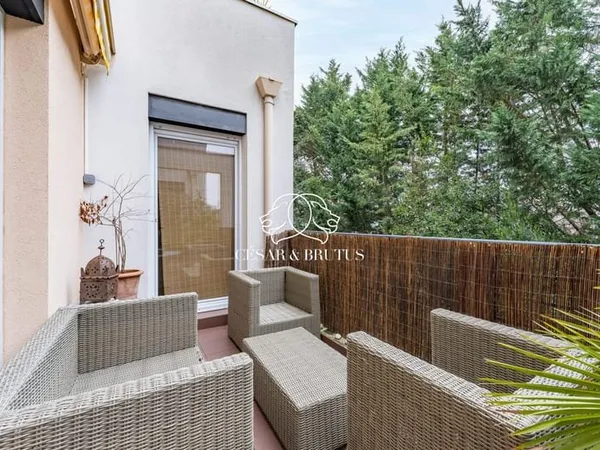 Élégance et Sérénité dans un Écrin de Verdure -Appartement