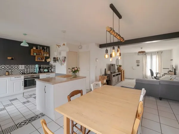 Maison 4 pièces à vendre à Chavagne - Rare sur le marché