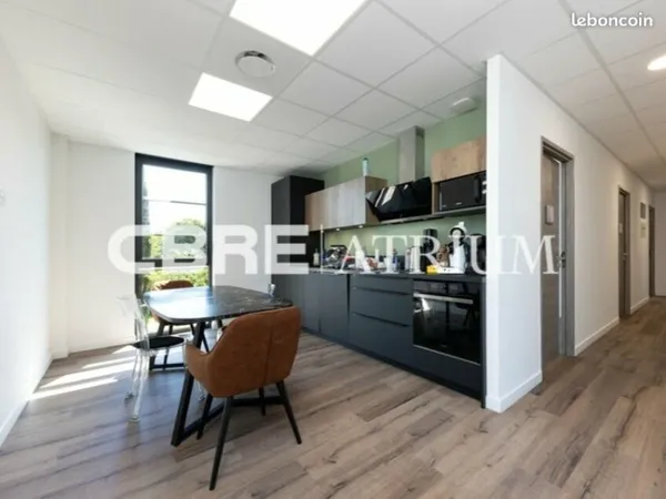 BUREAUX 140 m² AUBIERE