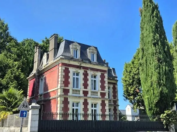A VENDRE, LESTELLE-BETHARRAM, Maison Bourgeoise de 268 m² sur une parcelle de 808 m²