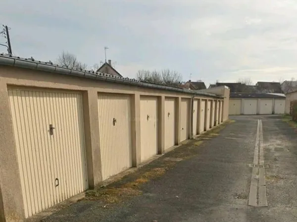 Lot de 5 garages loués * rentabilité 7%