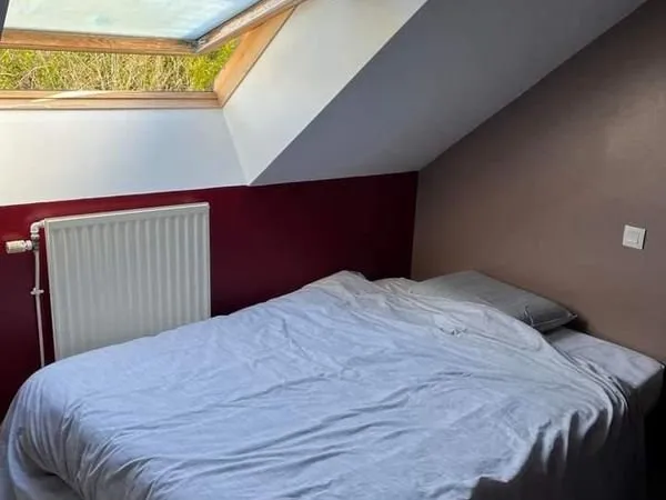 Chambre meublée avec douche