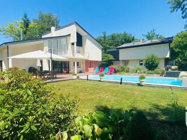 Maison 8 pièces 217 m²