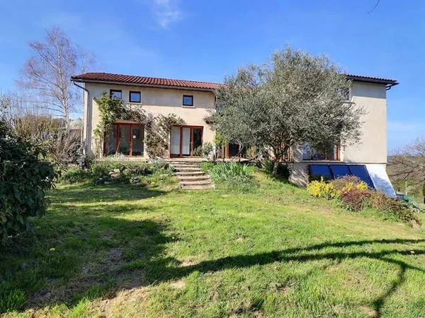 Maison 8 pièces 205 m²