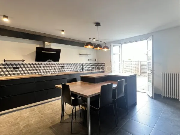 Maison 7 pièces 210 m²