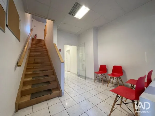 Local commercial 146 m²