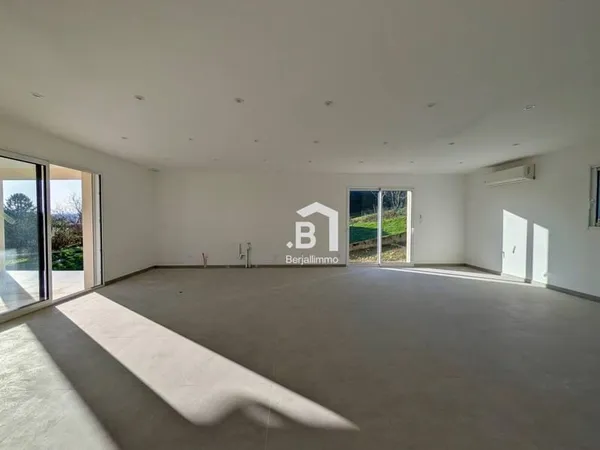 Maison de plain-pied 4 pièces 112 m²
