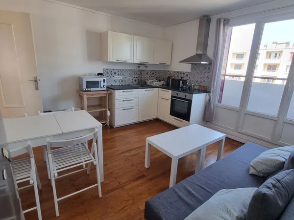 Superbe colocation 4 personnes dans centre ville de Grenoble, étudiant, alternant, stagiaire, doctor