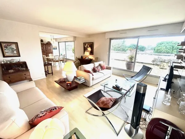 Vends Bel appartement 125m² - Terrasse- Bordeaux Caudéran