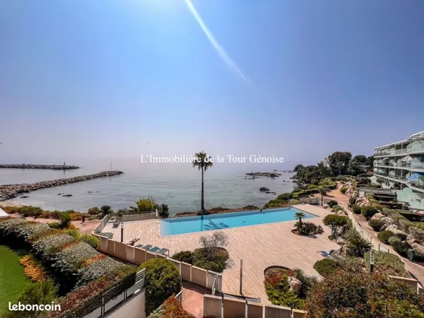 Appartement vue mer, pied dans l'eau